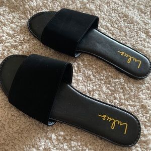 Lulu’s Black Slides